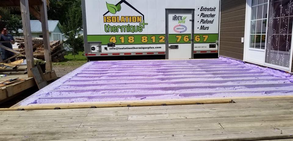 Application d’uréthane giclé sur plancher pour une isolation performante  à Jonquière